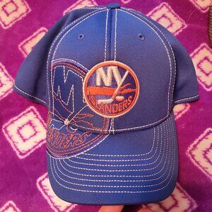 NY Islanders reebok fitted hat L/XL Like new, worn once